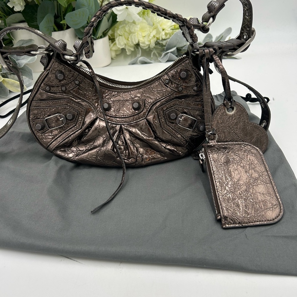 Women's Balenciaga LE CAGOLE XS metallic leather shoulder bag NWT - Picture 3 of 16